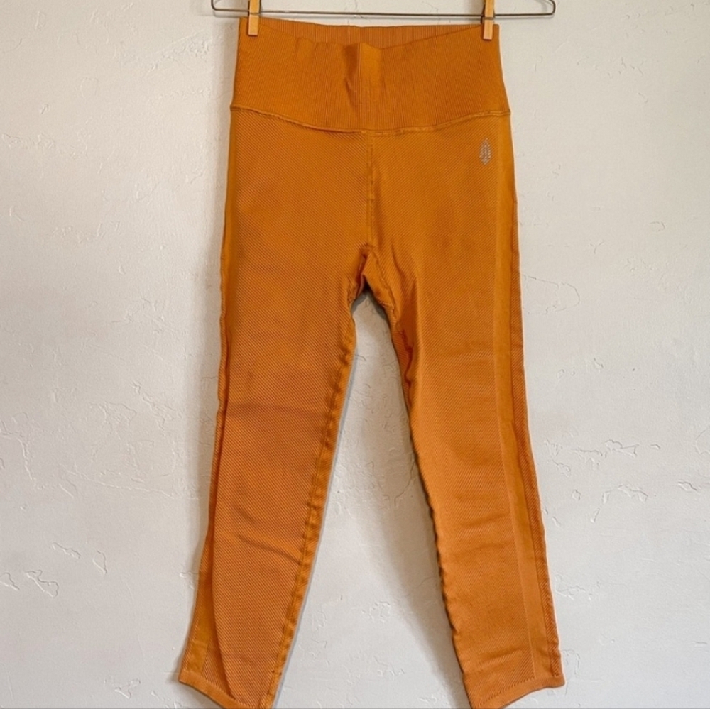 NWOT Free People Movement Free Throw High Waist Ribbed Leggings - M - Picture 3 of 6